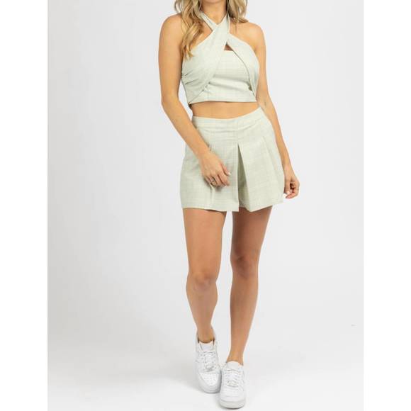 NEW LE LIS plaid halter top and shorts set in green - Picture 3 of 5